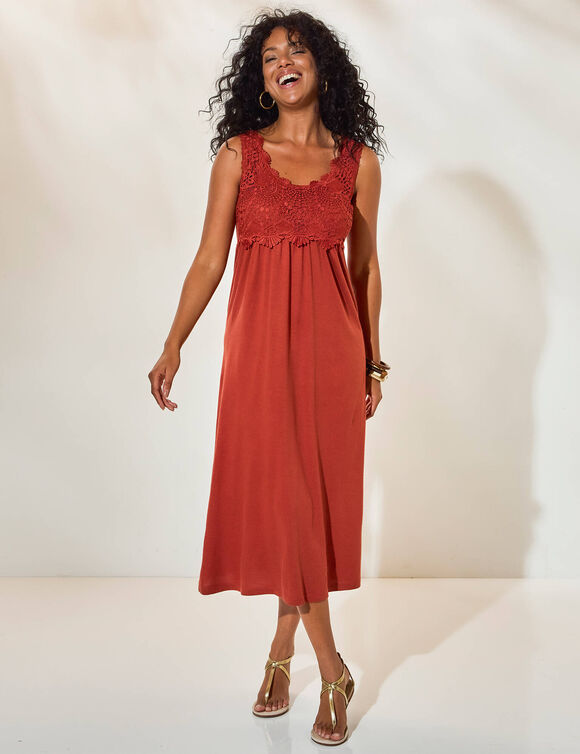 Robe &agrave; plastron macram&eacute; (terracotta)
