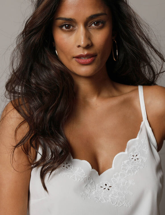 Caraco brod&eacute; uni bretelles r&eacute;glables (&eacute;cru)