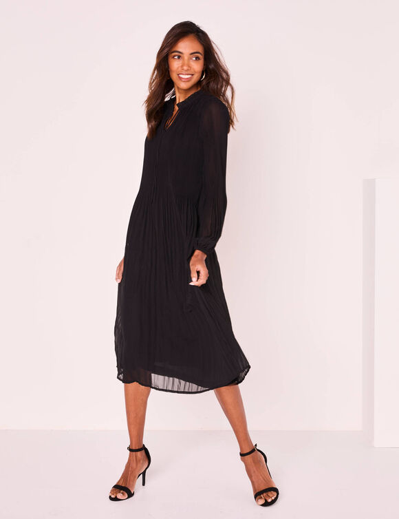 Robe unie mi longue, voile plissé (noir)