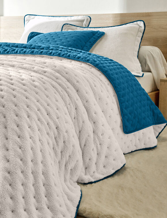 Omkeerbare bedsprei van gematelasseerde microvezel/sherpa (pauwblauw)