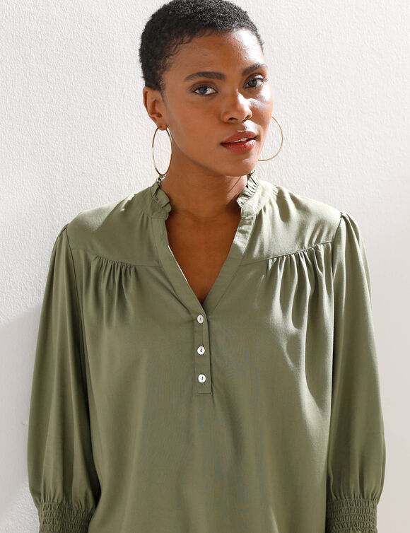 Effen bloes met Tunesische hals, ellebooglange mouwen met smokwerk (kaki)