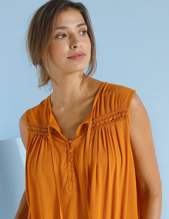 Tunique unie sans manches, crépon et macramé (miel)
