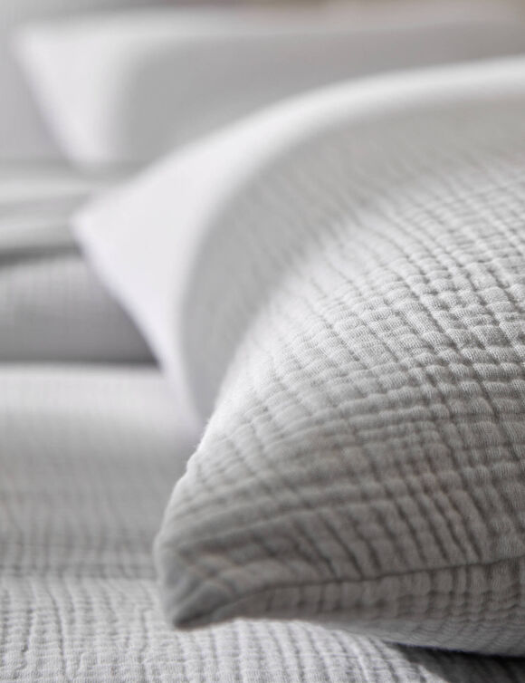 Effen bedlinnen in driedubbel katoengaas (parelgrijs)