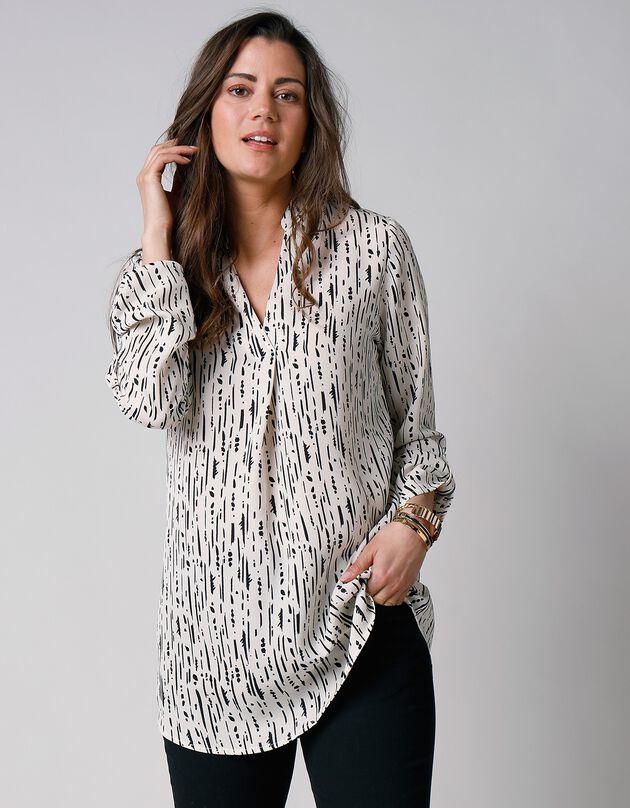 Blouse imprimé graphique col tunisien, crêpe (écru / noir)
