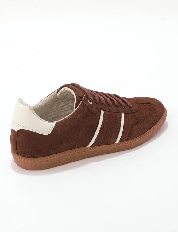 Sneakers van spaltleer (chocolade)