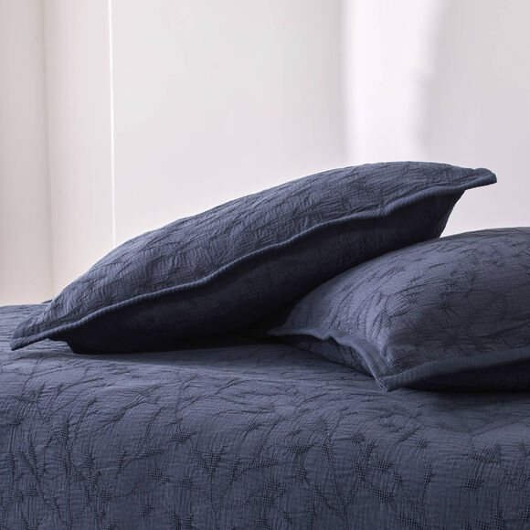 Jet&eacute; de lit jacquard gaufr&eacute; "feuillage" (marine)