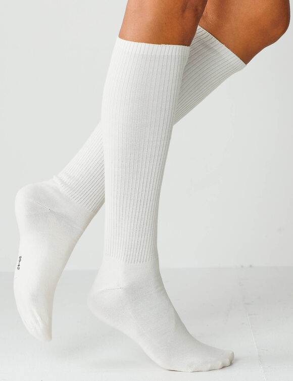 Chaussettes hautes maille c&ocirc;tel&eacute;e - lot de 2 paires (noir + beige)