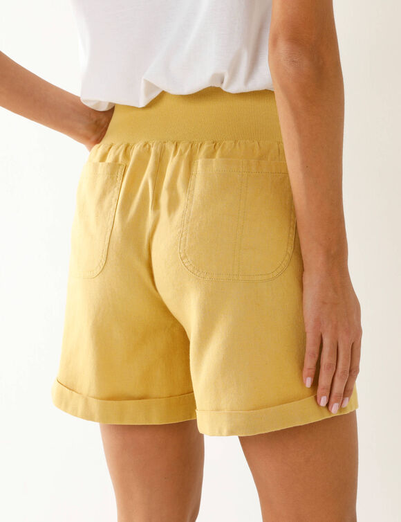 Short droit à revers, lin coton (ocre)
