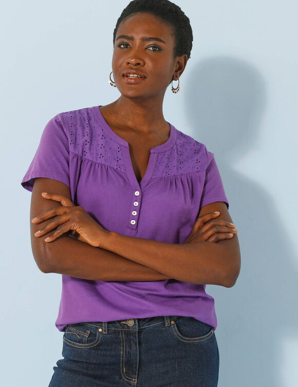 T-shirt col tunisien manches courtes, broderie anglaise (violet)