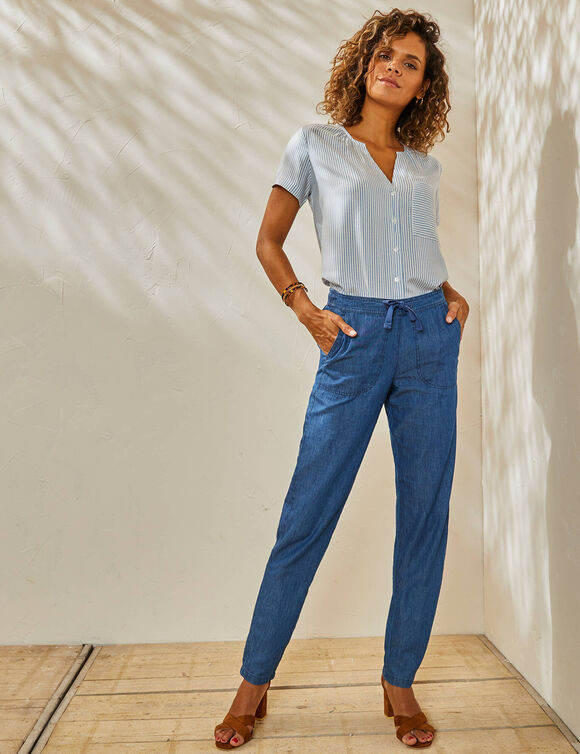 Pantalon fusel&eacute;, denim l&eacute;ger (stone)