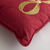 Coussin carr&eacute; brod&eacute; n&oelig;ud, en coton/lin (rouge)