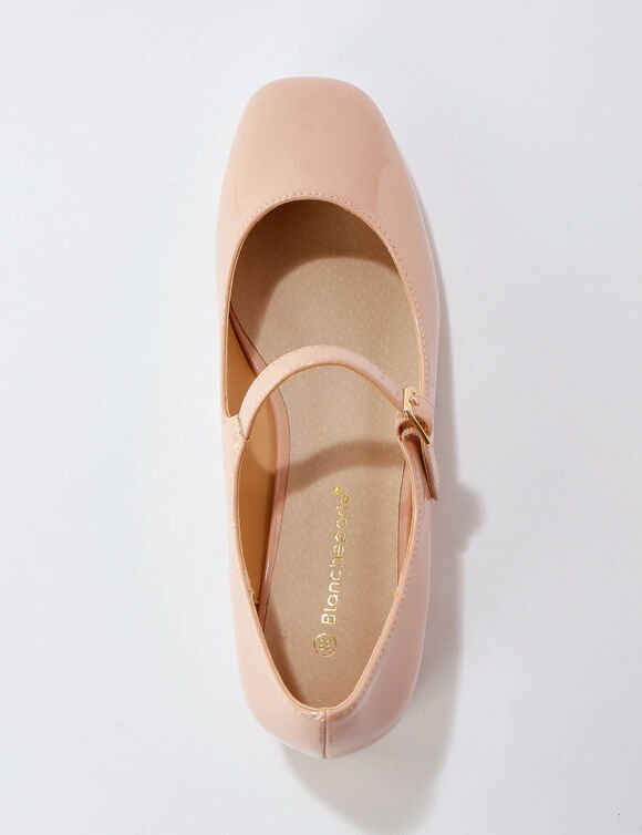 Gelakte schoenen met riempje en hak (nude)