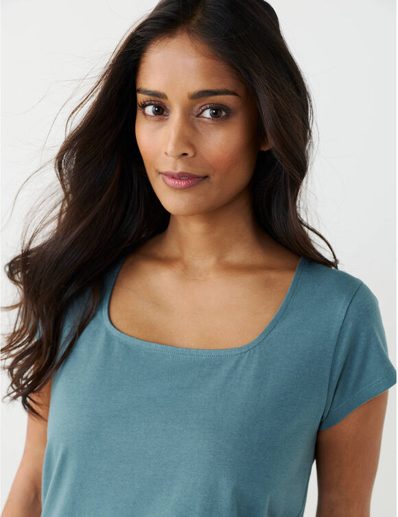 T-shirt col carr&eacute;, manches courtes (vert gris&eacute;)