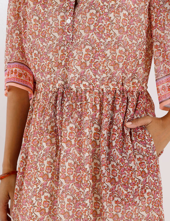 Robe longue en voile imprim&eacute;, manches papillon (&eacute;cru / rose)