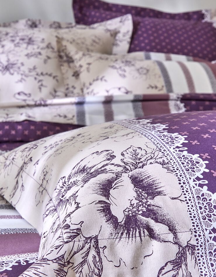 Bedlinnen Gabrielle in flanel met bloemenprint en kant (pruim)