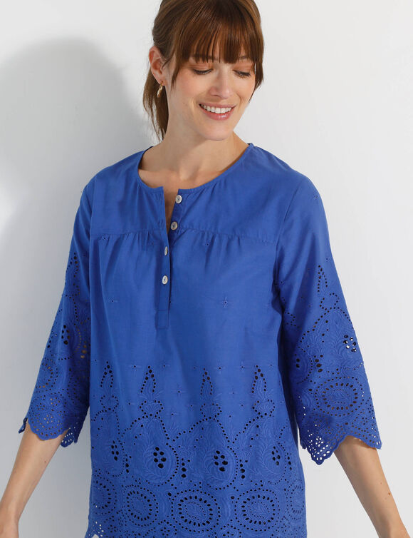 Blouse unie manches 3/4, broderie anglaise (bleu dur)
