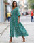 Lange jurk in crepon met knoopsluiting en print  (groen / blauw)