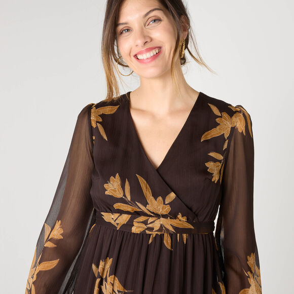 Lange jurk met stroken, bedrukte voile (chocolade / karamel)