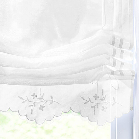 Glas met geborduurd macram&eacute; en roede-doorvoer (wit)