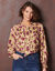 Blouse &agrave; lavalli&egrave;re manches longues, imprim&eacute; fleuri (bordeaux / beige)