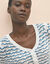 Pull col tunisien en maille fantaisie (blanc / bleu)