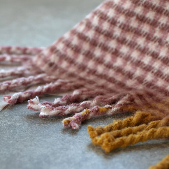 Plaid ray&eacute; toucher doux (praline)