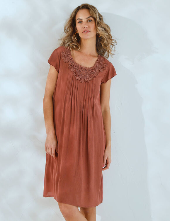 Robe décolleté macramé unie (rose thé)