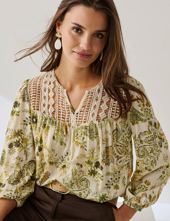 Bedrukte bloes met macram&eacute; (ecru / kaki)