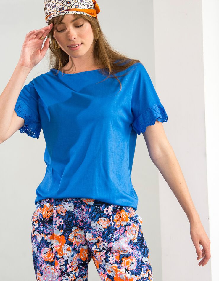 Tee-shirt "boîte" manches courtes brodées (bleu dur)