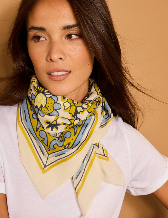 Foulard met Indische bloemenprint  (ecru / blauw)