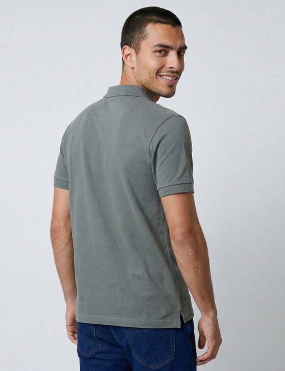 Polo uni maille piqu&eacute;e manches courtes (vert gris&eacute;)