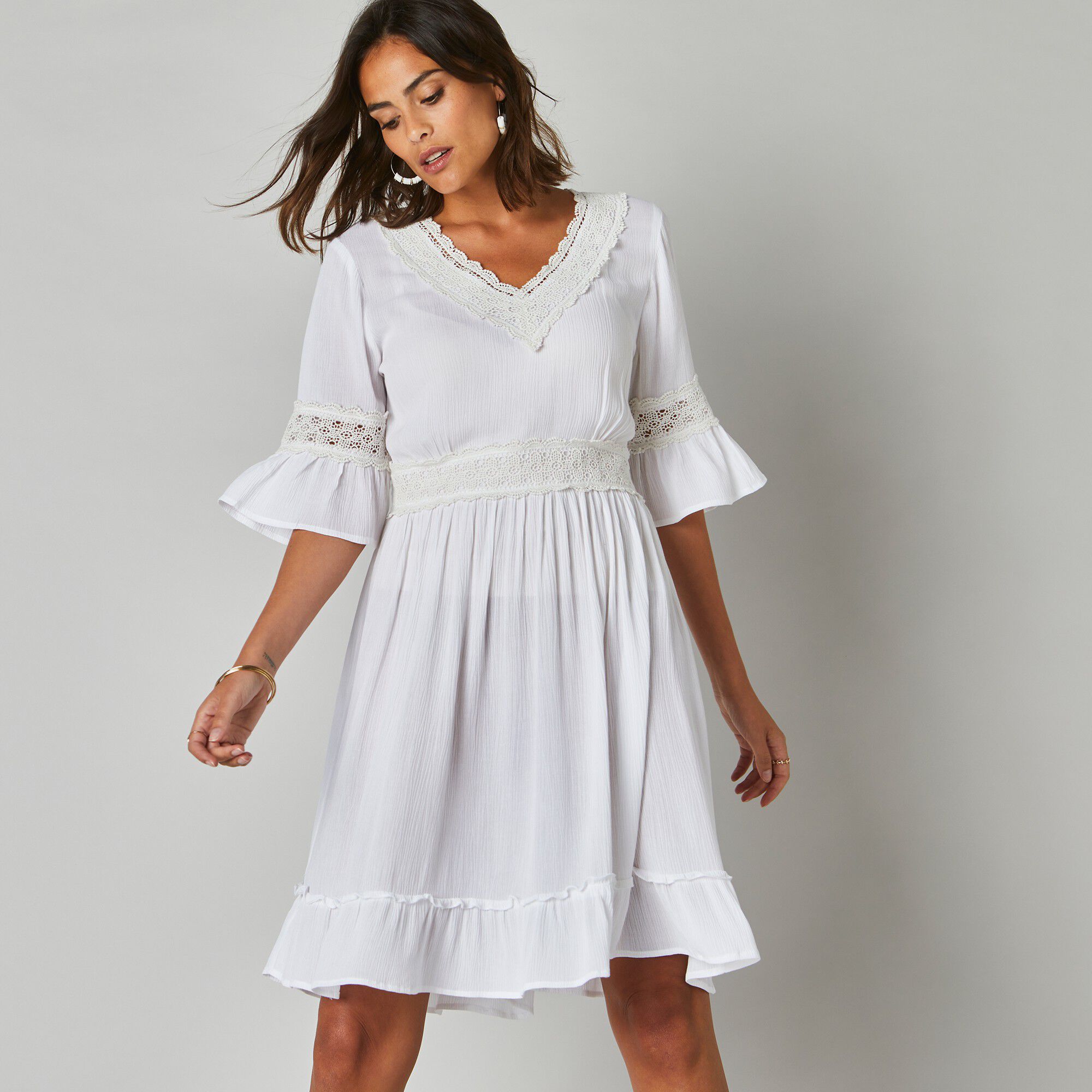 Blanche porte robe 2025 dentelle