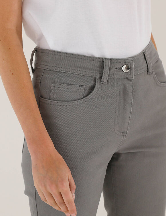 Pantacourt en toile, bas pressionn&eacute; (gris)