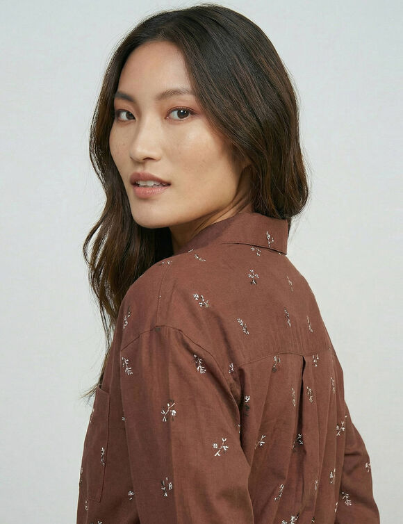 Chemise ample imprim&eacute; minimaliste (marron / &eacute;cru)