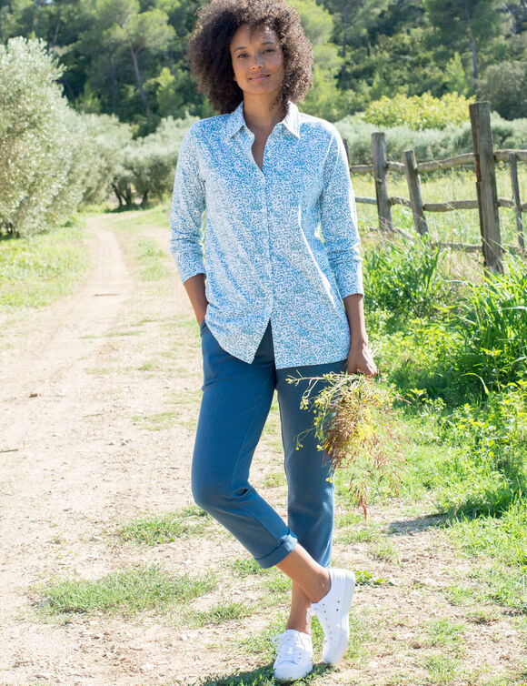 T-shirt boutonn&eacute; imprim&eacute; manches longues, forme tunique (blanc / c&eacute;ladon)