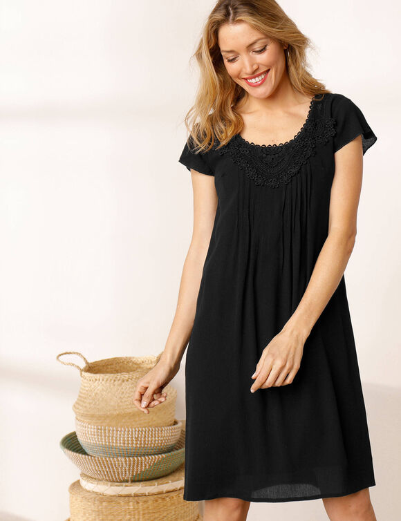 Robe décolleté macramé unie (noir)