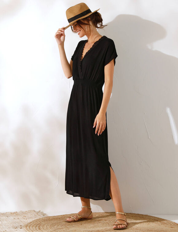 Lange jurk in crepon, detail in macram&eacute; (zwart)