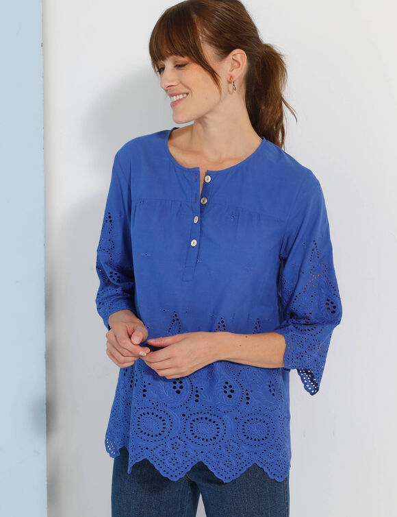 Blouse unie manches 3/4, broderie anglaise (bleu dur)