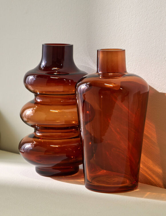 Vase lisse en verre ambr&eacute; (ambre)