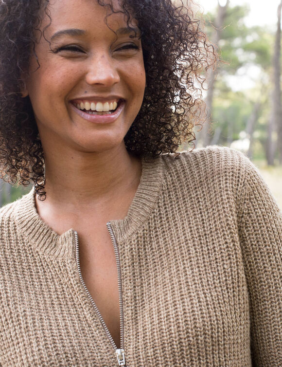 Gilet zipp&eacute;, maille anglaise (beige chin&eacute;)