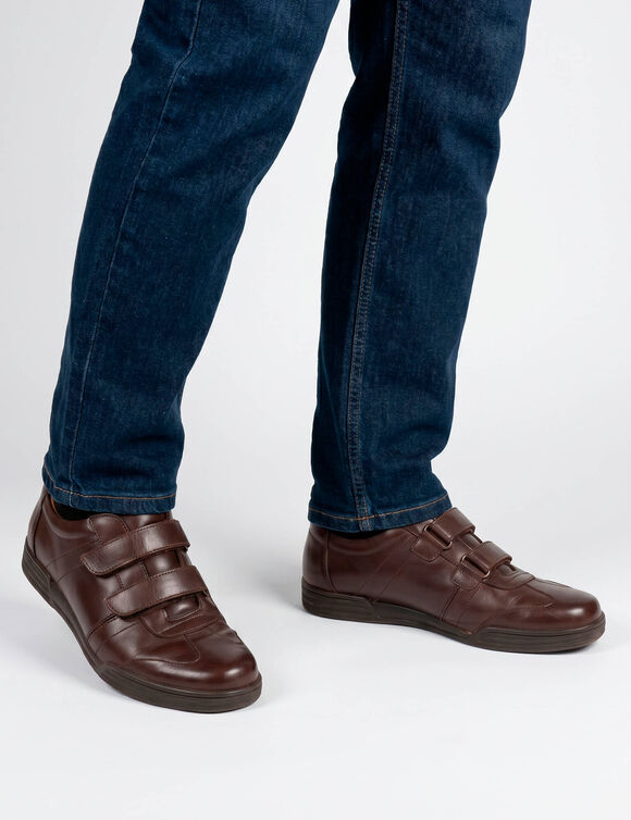 Derbies scratch&eacute;es en cuir - jusqu'au 46 (marron)