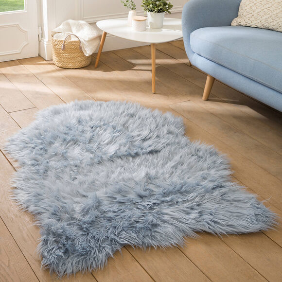 Tapis poils forme peau de b&ecirc;te (bleu glacier)