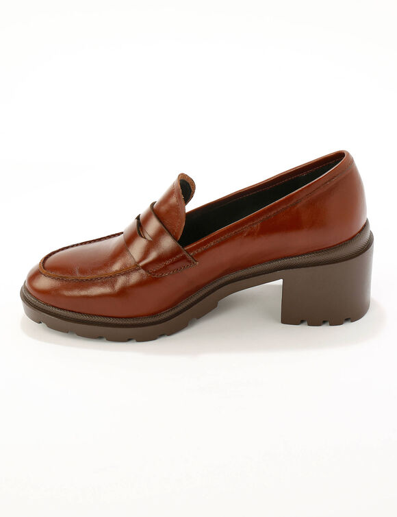 Mocassins à talon en cuir, semelle crantée. (marron)