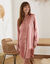Chemise de nuit forme liquette en satin uni (bois de rose)
