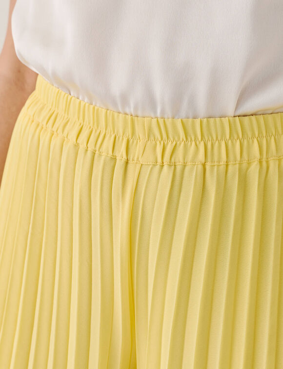 Pantacourt taille &eacute;lastiqu&eacute;e, voile pliss&eacute; (vanille)