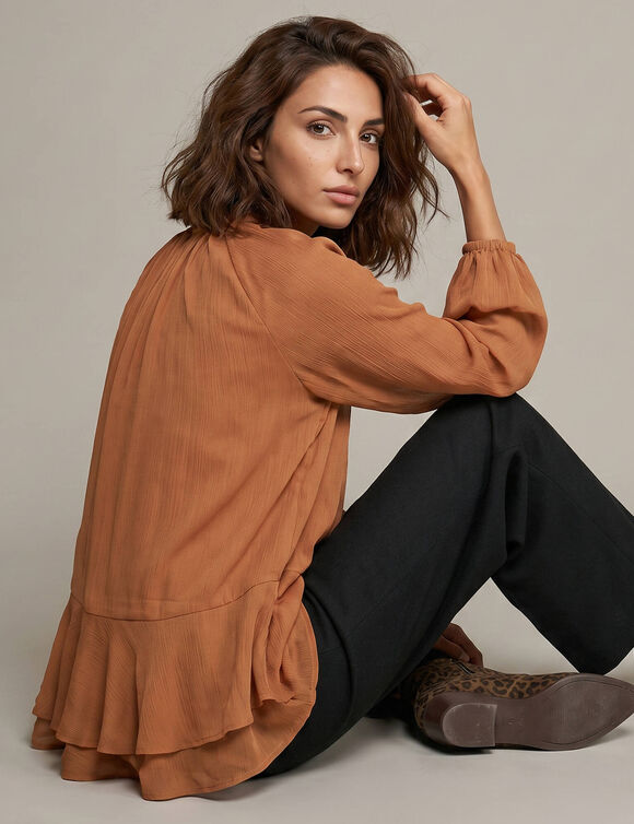 Blouse volant&eacute;e, manches longues blousantes, voile (noisette)