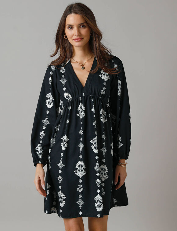 Robe courte col V, crêpe imprimé (noir / écru)