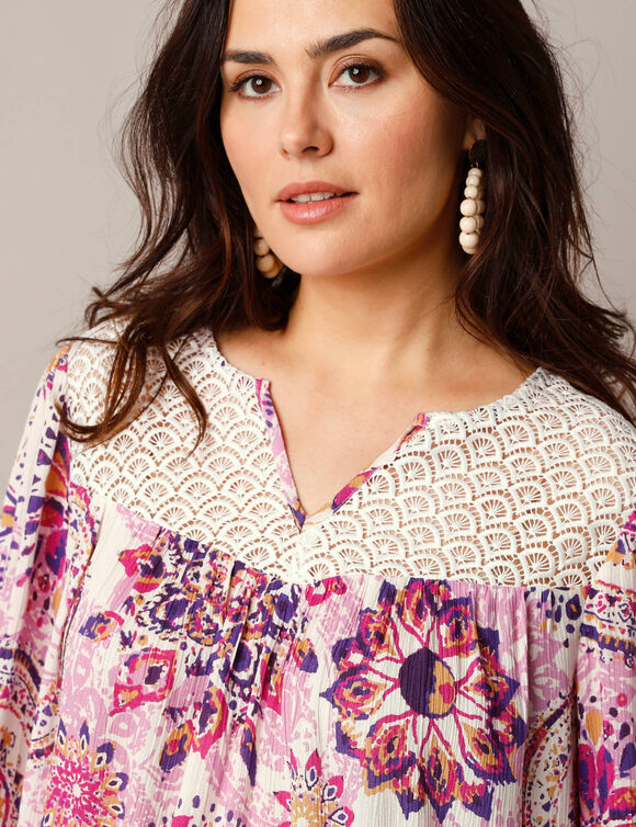 Blouse macramé manches 3/4, crépon imprimé (écru / violet)