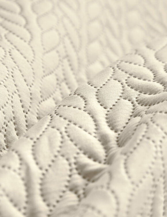 Couvre-lit matelass&eacute; microfibre motif g&eacute;om&eacute;trique (beige)