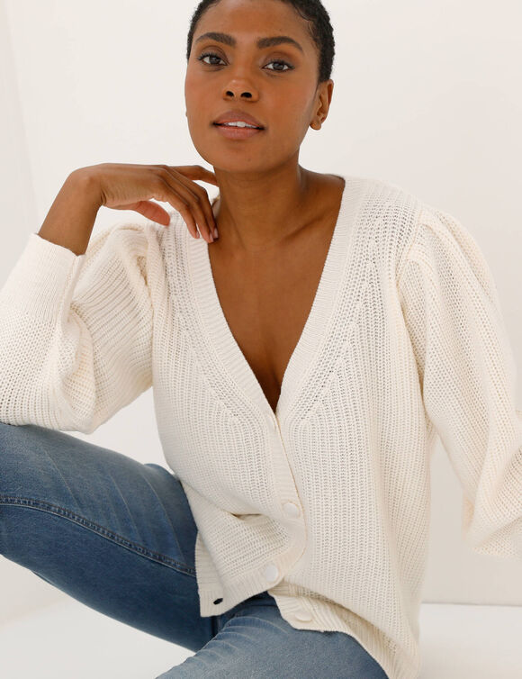 Gilet boutonn&eacute; col V, maille anglaise (&eacute;cru)